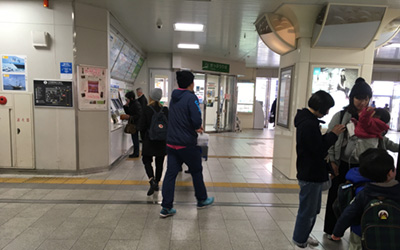 六甲道駅改札口画像